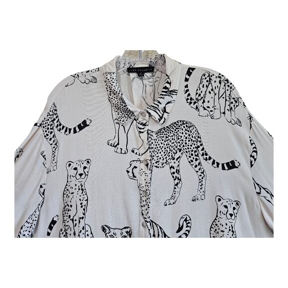 JANE + DELANCEY Women's XL Blouse Big Cats Cheetah Tiger Safari Button Up 44" - Picture 2 of 7
